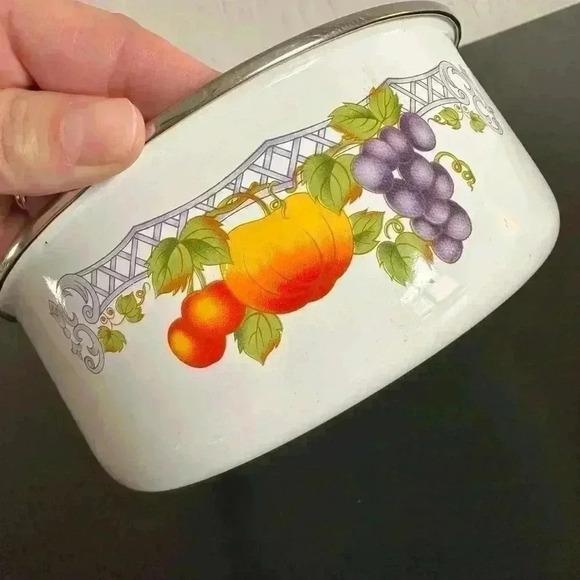 Vintage Metal Enamel Kitchen Storage Bowls Stacking With Vegetable Print - Picture 6 of 9